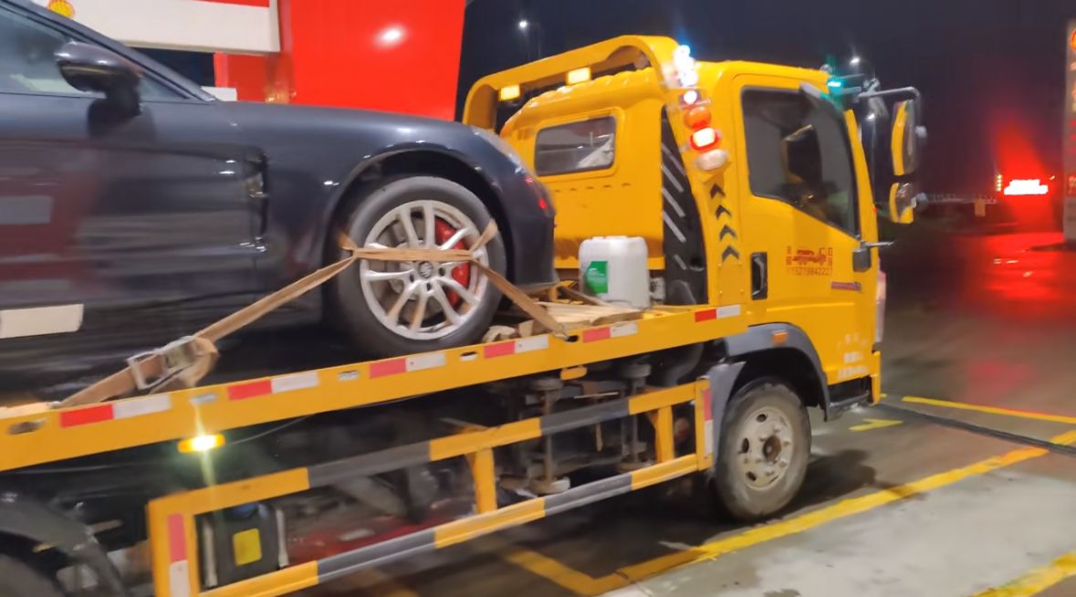 金昌行车途中遇到突发状况该如何呼叫道路救援？